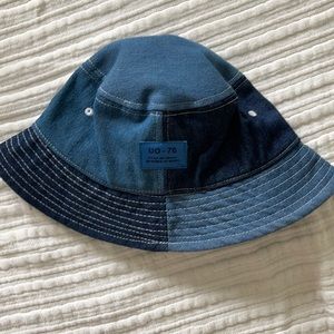Bucket hat